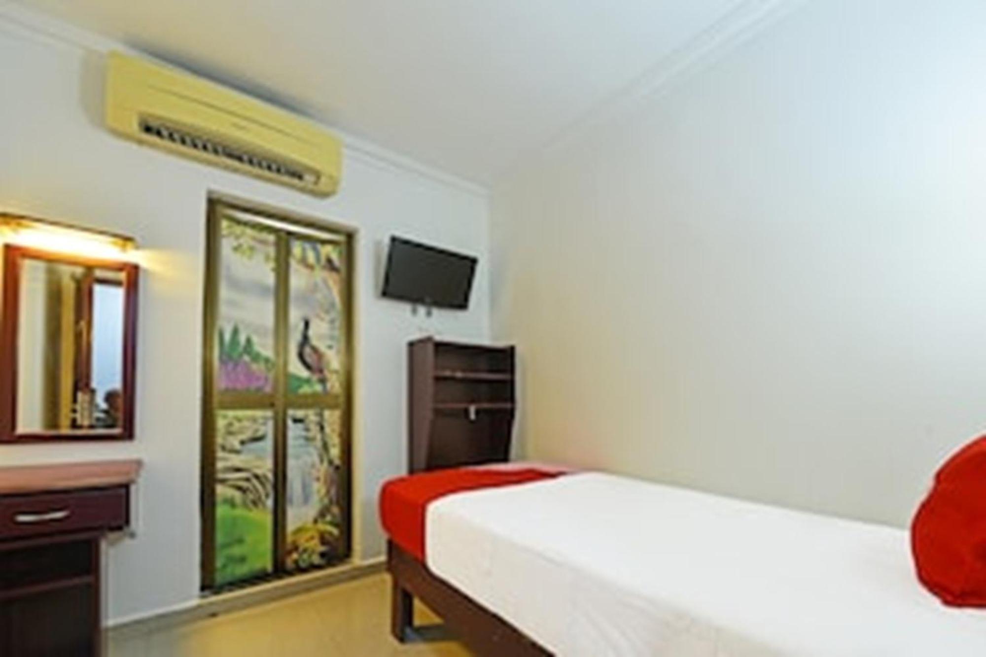 Super Oyo 90572 J Hotel Masjid India Kuala Lumpur Exterior photo